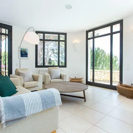 Villa Tarracohomes, With Botanic Garden And Private Pool Facing The Miami Playa