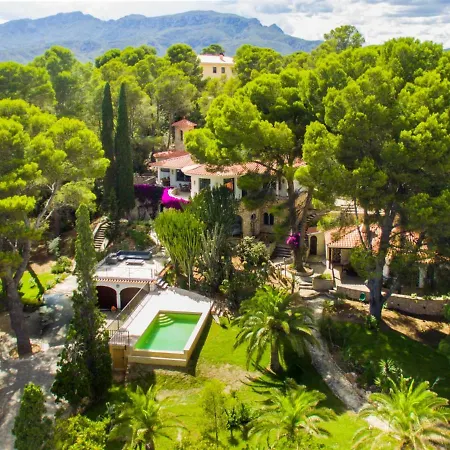 Tarracohomes, With Botanic Garden And Private Pool Facing The Miami Playa