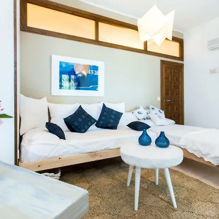 Tarracohomes, With Botanic Garden And Private Pool Facing The * Miami Playa