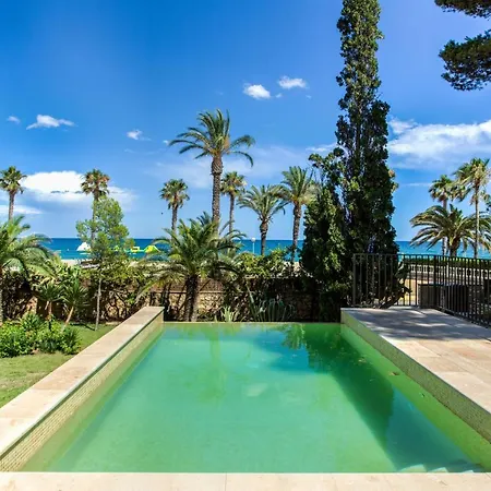 Tarracohomes, With Botanic Garden And Private Pool Facing The